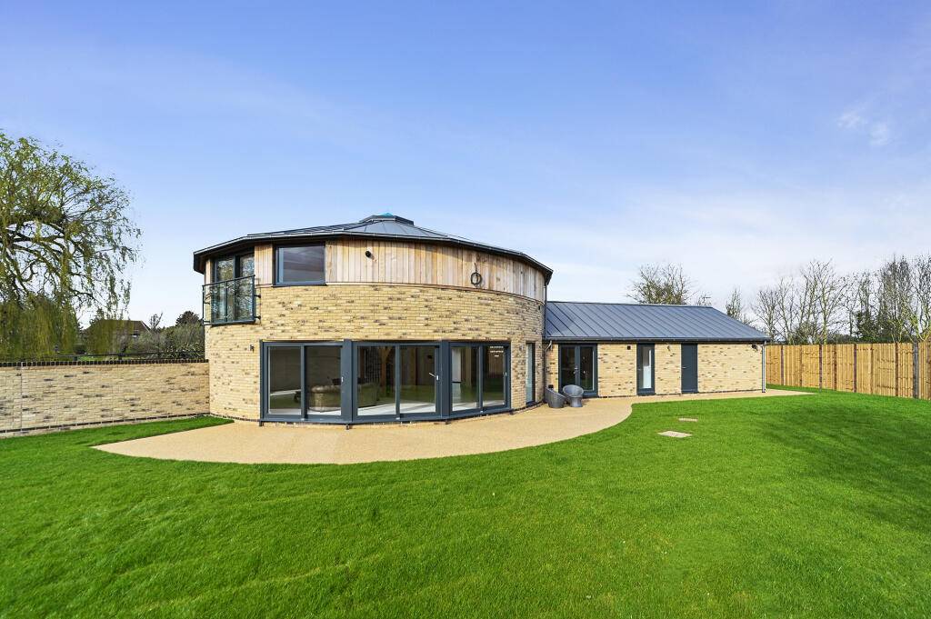 The Round House, Essex, Timber Doors